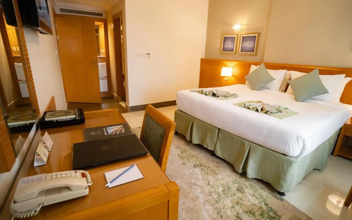 10 Nights Exclusive April Umrah Package
