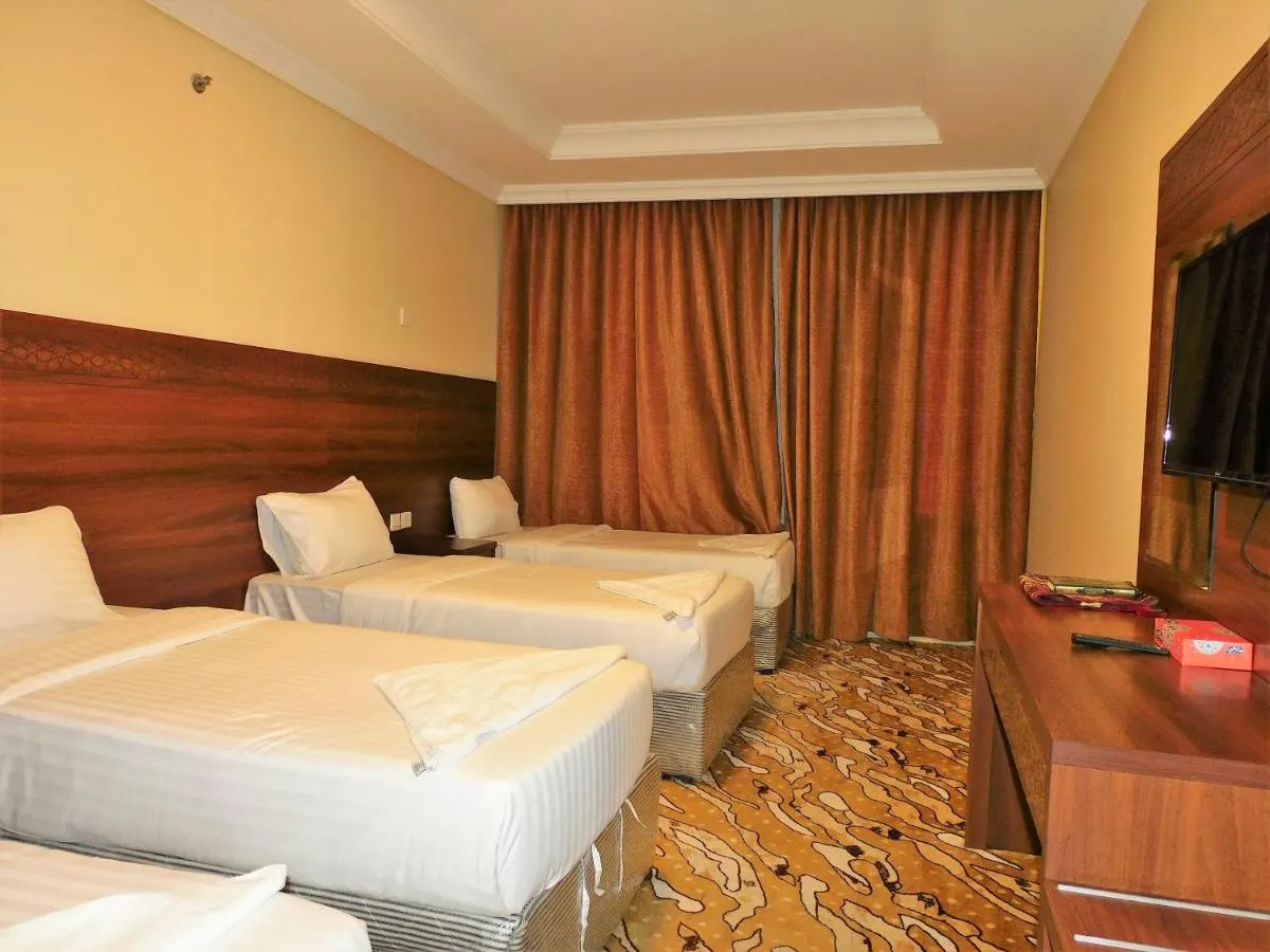 14 Nights Gold January Umrah Package