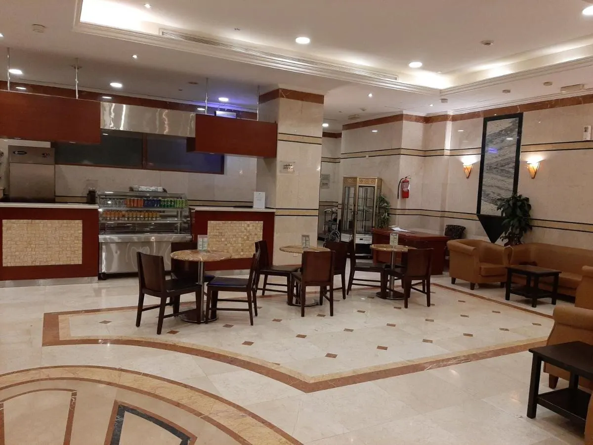 14 Nights Standard December Umrah Package