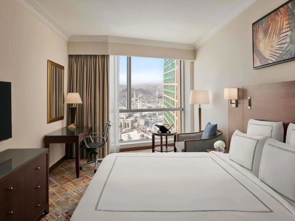 7 Nights Luxury April Umrah Package