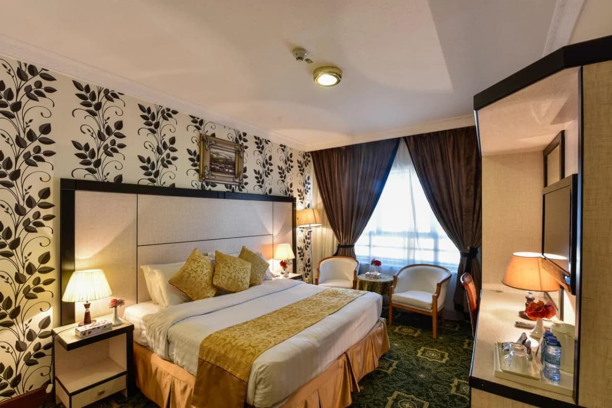 7 Nights Deluxe Umrah Package
