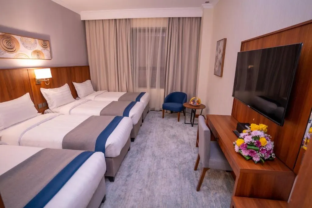 7 Nights Deluxe October Umrah Package